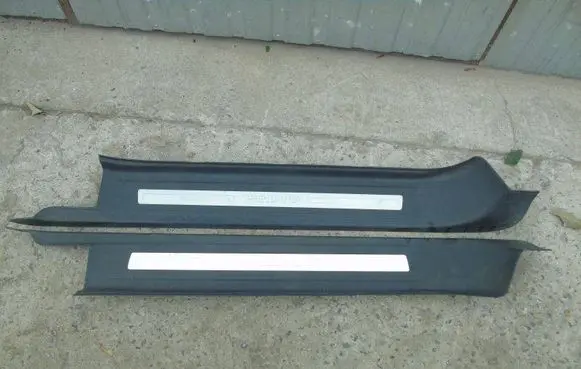 Volvo C70 Foot area side trim 