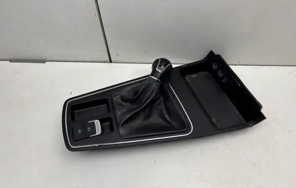 Seat Leon (5F) Gear lever shifter trim leather/knob 5F2863283D 575927225