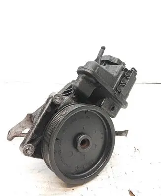 Mercedes-Benz E W212 Power steering pump A0064664701 7693900514
