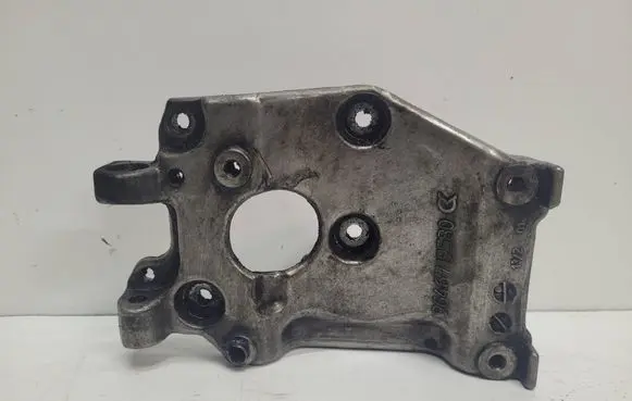 Volvo V50 A/C compressor mount bracket 9646719580