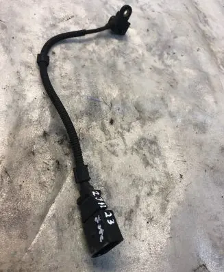 Volkswagen Jetta VI Camshaft speed sensor 9805940
