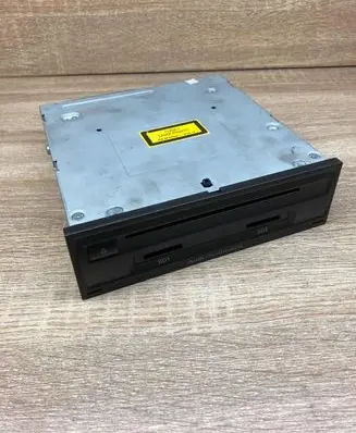 Audi A6 S6 C6 4F Radio/CD/DVD/GPS head unit 4E0035652A 4E0035652