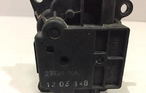 Nissan Juke I F15 Air flap motor/actuator 277311A0A 120314B