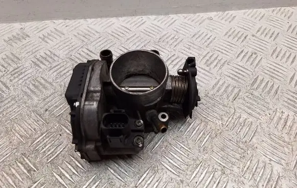 Audi A4 S4 B5 8D Throttle valve 408237210001 058133063