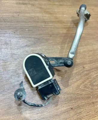 BMW X3 F25 Headlight/headlamp level sensor 6860843 25916010