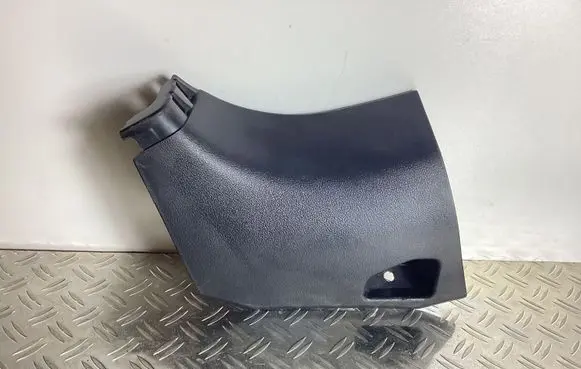 Foot area side trim