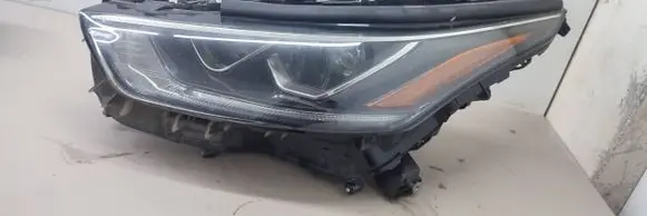 Toyota Highlander XU70 Headlight/headlamp 101008A06J