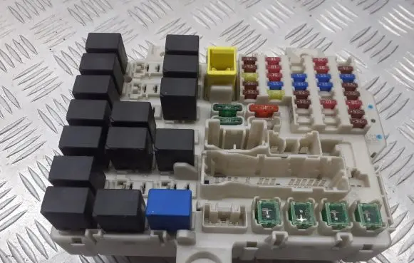 Mitsubishi Colt Fuse box set