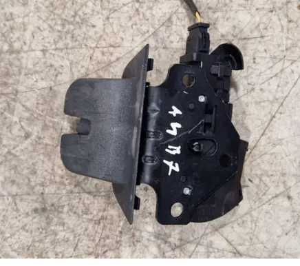 Audi A4 S4 B7 8E 8H Tailgate/trunk/boot lock/catch/latch 8E9827520A