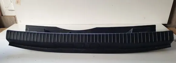 Opel Mokka X Tailgate/boot lid lock trim 