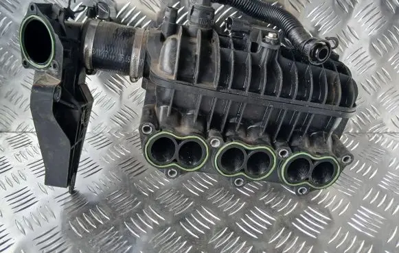 Ford Focus Intake manifold CM5G9424FA