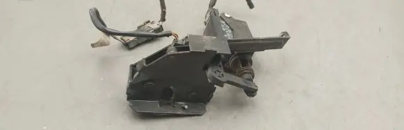 BMW 5 E39 Tailgate window lock/catch/latch 8238469