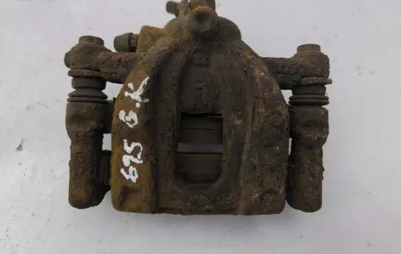 Honda CR-V Rear brake caliper