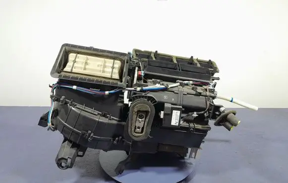 Toyota Avensis T270 Interior heater climate box assembly 8705002A00