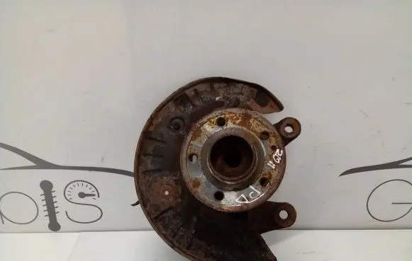 Mercedes-Benz Vito Viano W639 Front wheel hub spindle knuckle A639333
