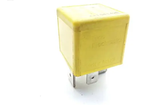 Saab 9-3 Ver2 Hazard warning light relay 90226846 V23134J52X369