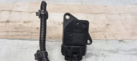 Toyota Avensis T250 Mass air flow meter 222040N010 MB1974003070
