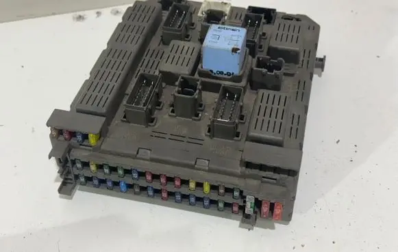 Peugeot 607 Comfort/convenience module 9645585480