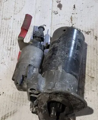 BMW 1 F20 F21 Starter motor 7638192 0001138062 20130706