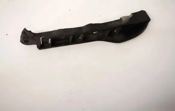 Front bumper mounting bracket