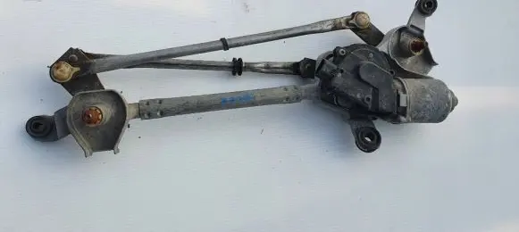 Subaru Impreza III Front wiper linkage and motor