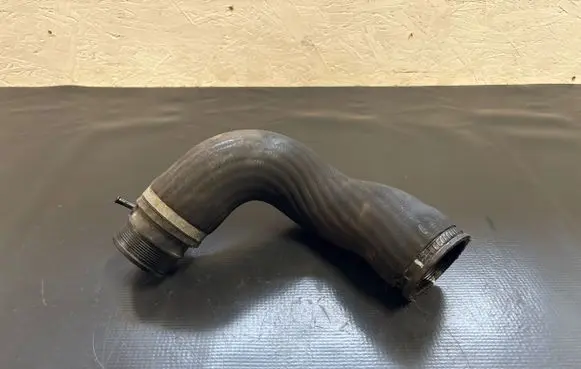 Volvo XC60 Intercooler hose/pipe