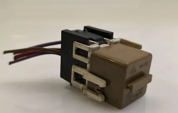 BMW 5 E39 Other relay 602039 6136 1388745