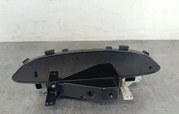 Toyota Yaris Speedometer (instrument cluster)