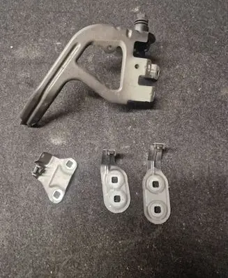 BMW 5 F10 F11 Front splash guards bracket 