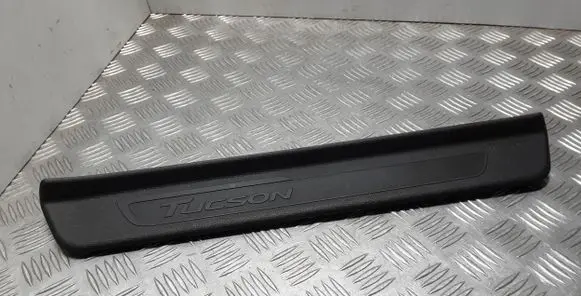 Hyundai Tucson TL Front sill trim cover 85883D7000