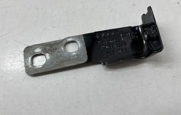 Audi A4 S4 B9 8W Fender mounting bracket 8W0821434B