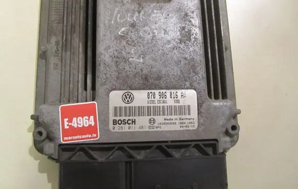 Volkswagen Touareg I Engine control unit/module 070906016AA