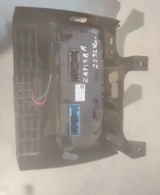 Opel Zafira B Climate control unit 013140985