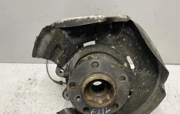 Rear wheel hub