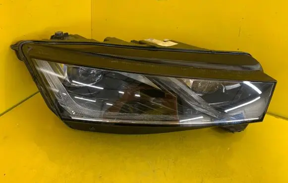 Skoda Octavia Mk4 Headlight/headlamp 5E4941016A