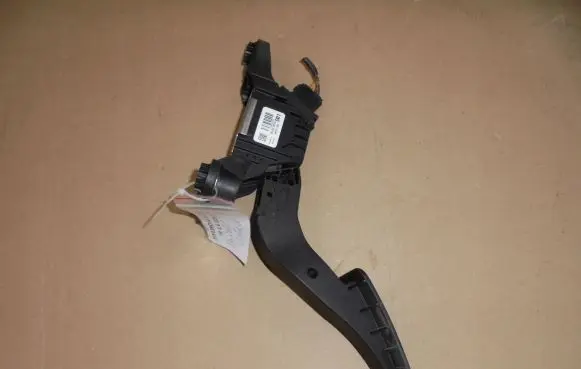 Hyundai Elantra VI Accelerator throttle pedal 32700-XXXXX