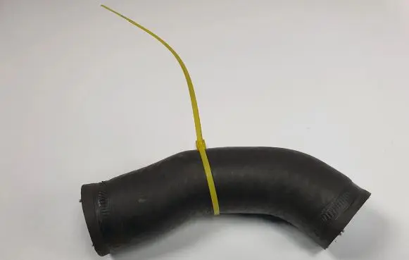Mercedes-Benz S W140 Engine coolant pipe/hose 1042030482