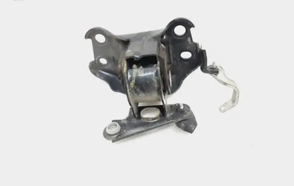 Toyota RAV 4 (XA40) Engine mount bracket