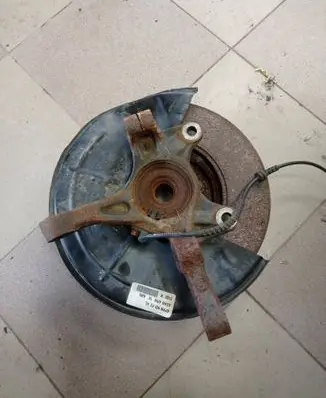 Buick Encore I Front wheel hub 95286840
