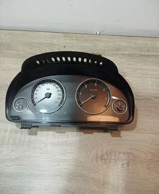 BMW 5 F10 F11 Speedometer (instrument cluster) 9249345 25811511 21199566