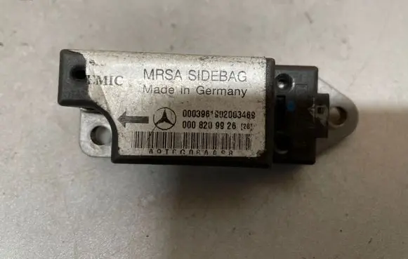 Mercedes-Benz C W202 Airbag deployment crash/impact sensor 0008209926