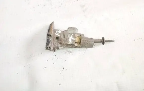 Volkswagen PASSAT B6 Front door lock (next to the handle) 