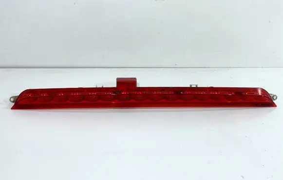 Third/center stoplight