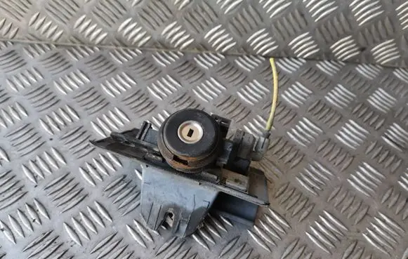 Mercedes-Benz E W210 Tailgate/trunk/boot lock/catch/latch 