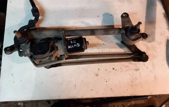Honda Accord Front wiper linkage and motor 4112L 32201