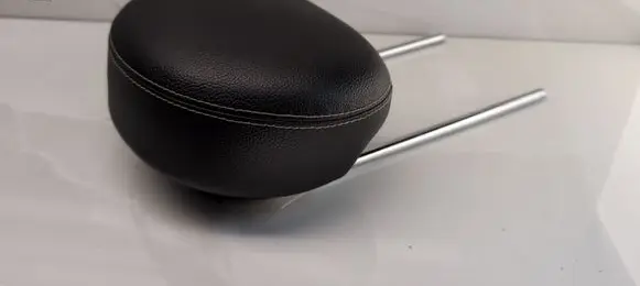 Mercedes-Benz C W203 Front seat headrest