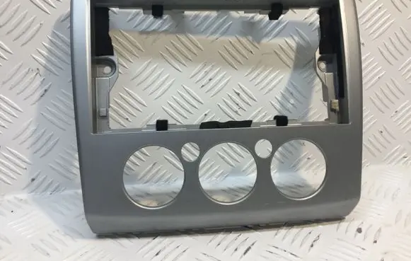 Ford Focus Dashboard center trim panel 4M5118522ADW