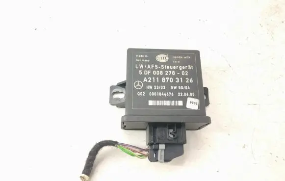Mercedes-Benz E W211 Light module LCM A2118703126 2118703126