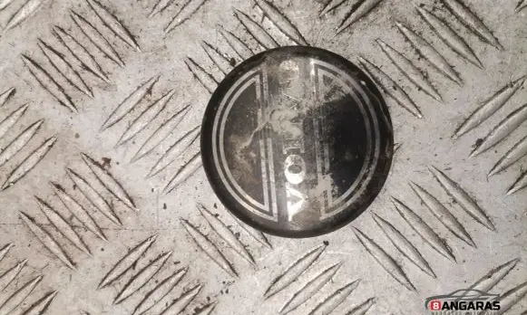 Volvo V70 Original wheel cap 8646379