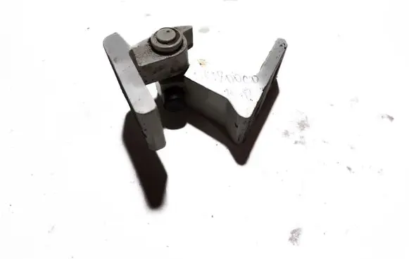 Volkswagen Scirocco Front door upper hinge 7N0831401